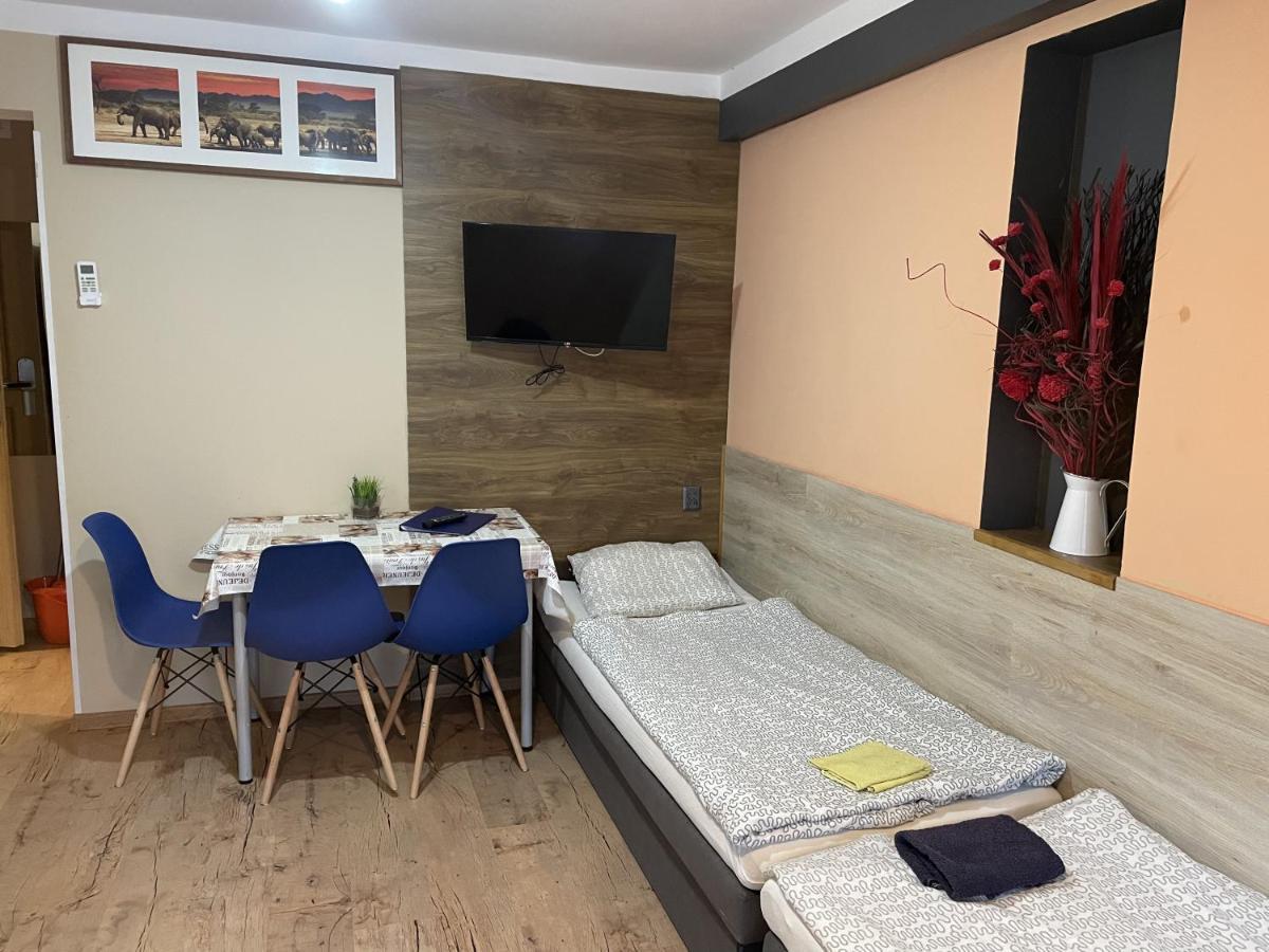 Eldom-Noclegi Pracownicze Daleka 12 Wagrowiec Bagian luar foto