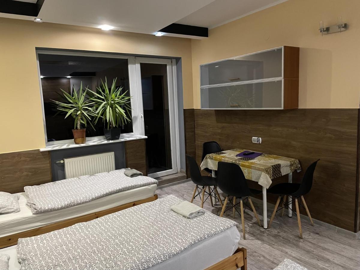 Eldom-Noclegi Pracownicze Daleka 12 Wagrowiec Bagian luar foto